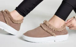 OOfos Women's OOcoozie Low Shoe - Chocolate 16 OOfos Women's OOcoozie Low Shoe - Chocolate -fashion shoes MicrosoftTeams image 284