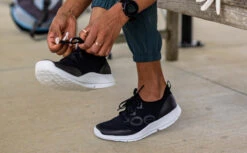 OOfos Women's OOmg Sport LS Low Shoe - White Black -fashion shoes Womens Blk3